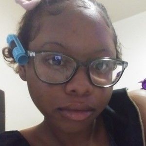 Meet your Posher, Makayla